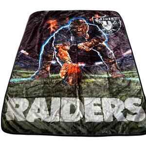 Oakland Raiders NFL Northwest 3Pt. Stance Minky Throw 79x61”